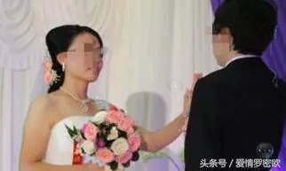 抱兩歲女兒和前夫哥哥結婚,前夫拄拐大鬧婚禮,我幾句話讓他淚奔