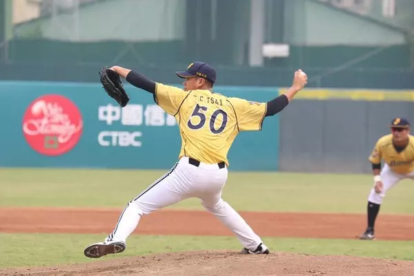 蔡齊哲5局無安打吸引恐龍關注 兄弟7比0完封勝