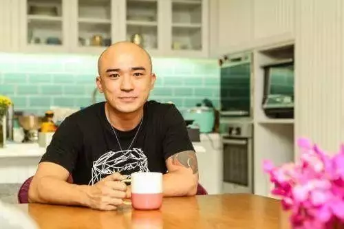 被吳宗憲一手捧紅,周杰倫曾為他寫過歌,卻因年少輕狂沉寂17年