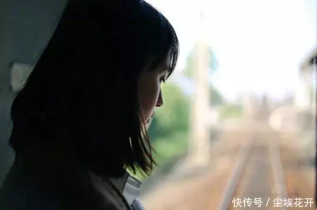 新婚夜老婆死活不讓碰,半夜忍不住抱了下她我嚇的驚慌失措滾下床