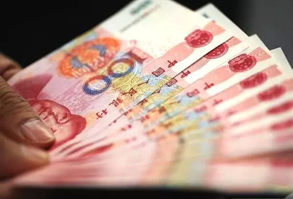買房時,婆婆要求在房產證上加他的名字,老公說一句話,我傻眼了