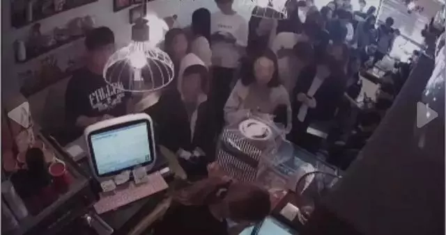 這家韓國蛋糕店,只賣一種蛋糕就做成了生意火爆的網紅店!