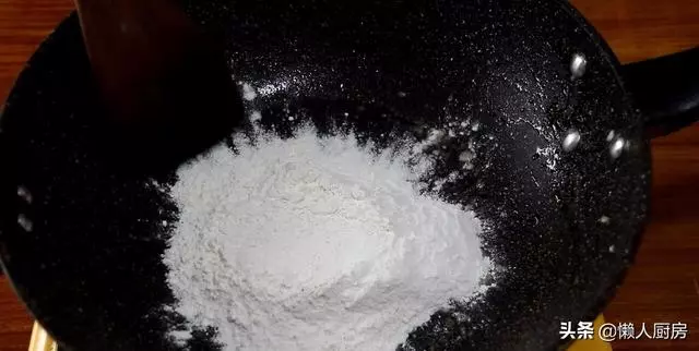 喜歡喝奶油蘑菇湯不用去外面買,試試我的這種做法,既簡單又好吃