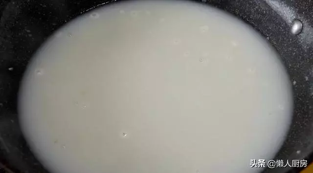 喜歡喝奶油蘑菇湯不用去外面買,試試我的這種做法,既簡單又好吃