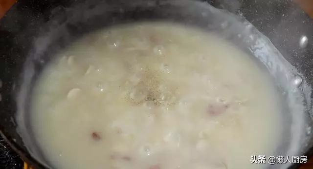 喜歡喝奶油蘑菇湯不用去外面買,試試我的這種做法,既簡單又好吃