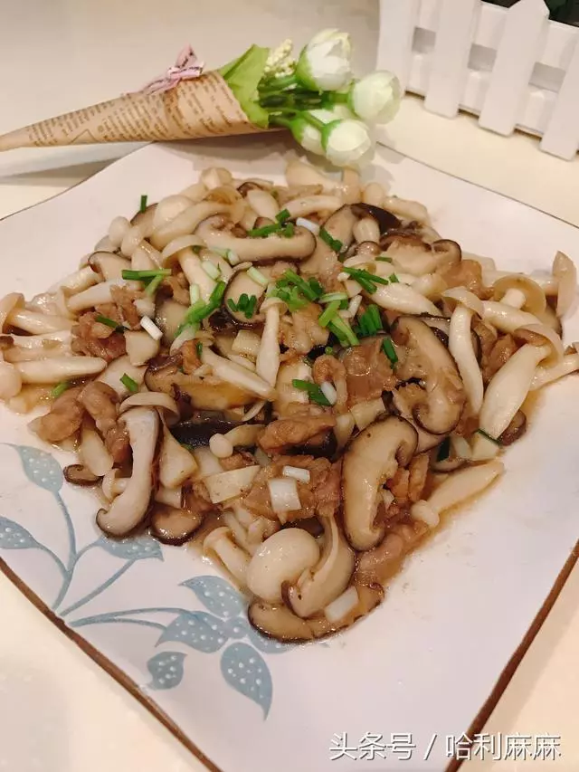 這道菜排毒通便、降壓降血脂,脆嫩鮮滑,清甜可口。這個季節吃正合適,一定要多做給家人吃!
