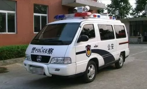 女兒打電話給父親說想吃雞蛋,父親覺得不對立刻打電話報警,救了女兒一命,網友:不是智商高,全都是父愛!