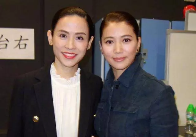 47歲袁詠儀與48歲宣萱近照,從閨蜜到仇人,如今差距還真大!