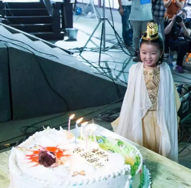 4歲出道一炮而紅,6歲就年賺百萬養活一家人,今現狀卻讓人心疼