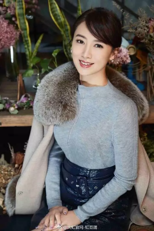 50歲翁虹曬素顏照,看起來只有20歲 !