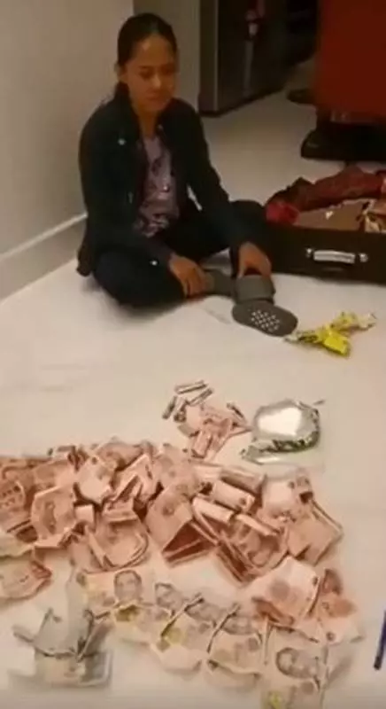 女傭偷了錢竟用這高招企圖滿天過海帶回國!最終遭僱主發現了!
