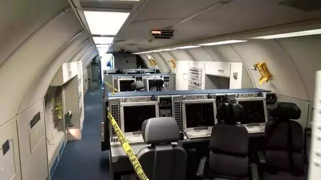 比如說中國的空警2000,俄羅斯的A50預警機都是在大型運輸機的基礎上進行改裝而成,