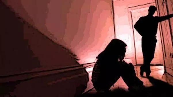 14歲少女失蹤6年後尋獲·遭父子強暴誕3子患精神分裂