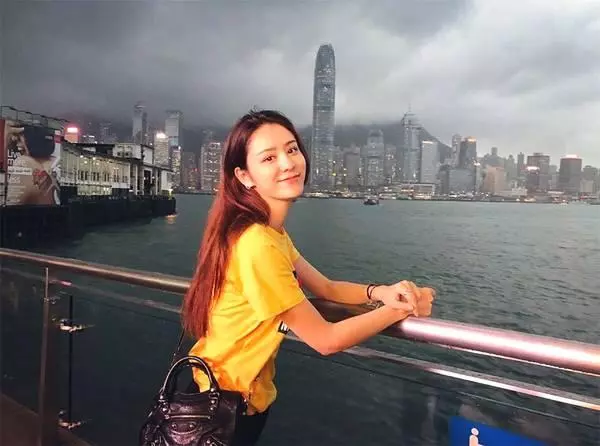 林峰女友張馨月曬健身視頻,水蛇腰與蜜桃臀瞬間展現出來,網友:難怪林峰甘願放棄吳千語~
