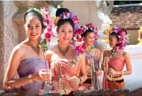 泰國旅遊,如果美女遞毛巾給你,千萬不要接,導遊:接了你會後悔