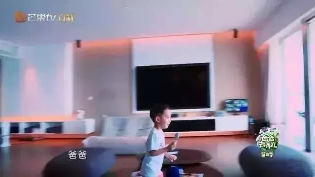 帶你參觀「陳小春應采兒」的豪宅,客廳超級大,兒童房設計好有愛,值得借鑒!