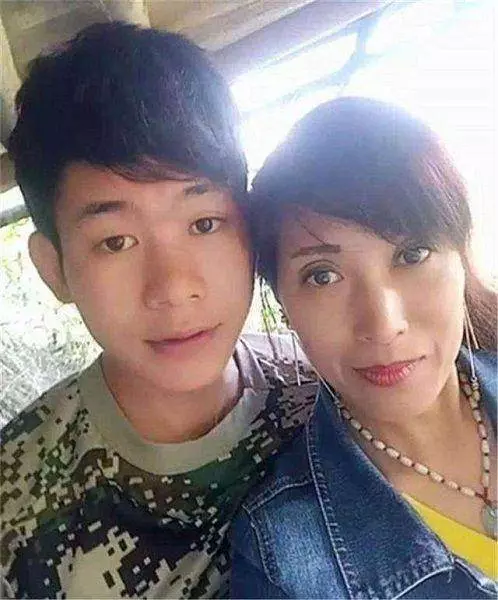 18歲男孩娶46歲二婚婦女,兩人婚後的日子卻令人深思