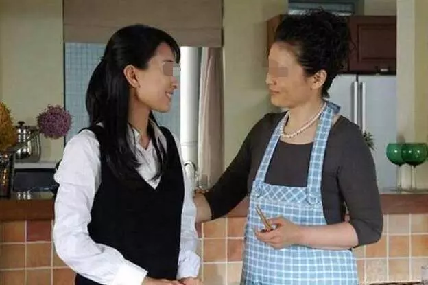 認識個小包工頭,老公和我離婚,我毀掉自己的家庭,婆婆卻替我找回幸福