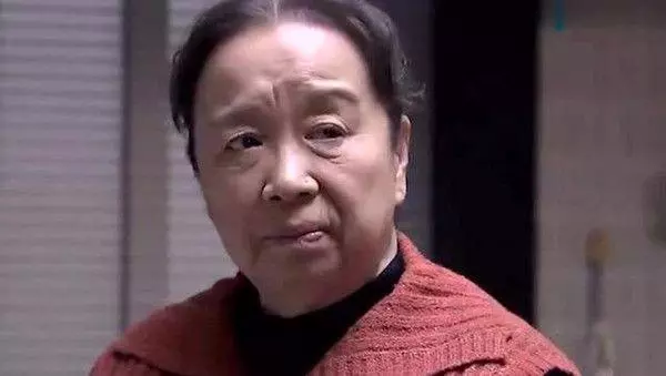 我連生兩個女兒,小姑子一句話,讓我瞬間看清婆婆的真面目!