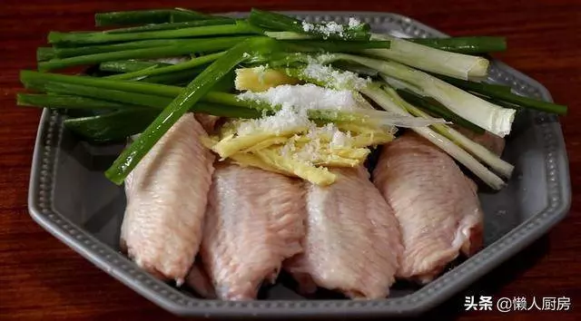 不用裹麵包糠,教你做脆皮雞翅,這樣炸出來的雞翅外酥里嫩