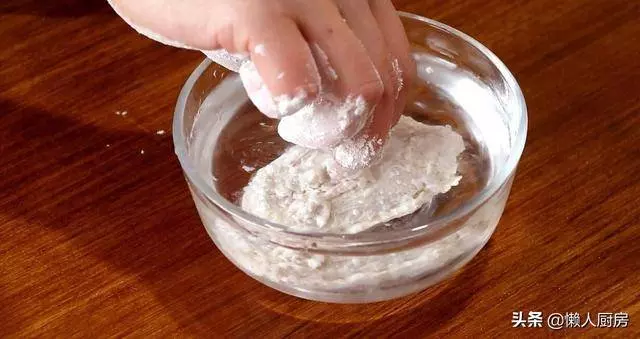 不用裹麵包糠,教你做脆皮雞翅,這樣炸出來的雞翅外酥里嫩