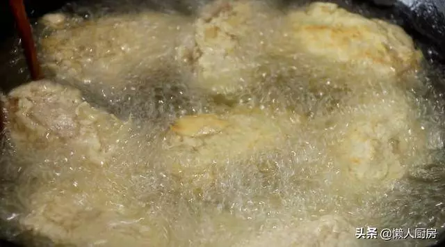 不用裹麵包糠,教你做脆皮雞翅,這樣炸出來的雞翅外酥里嫩