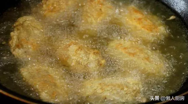 不用裹麵包糠,教你做脆皮雞翅,這樣炸出來的雞翅外酥里嫩