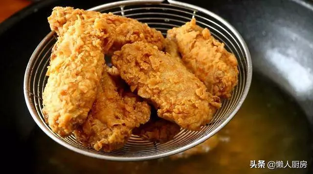 不用裹麵包糠,教你做脆皮雞翅,這樣炸出來的雞翅外酥里嫩