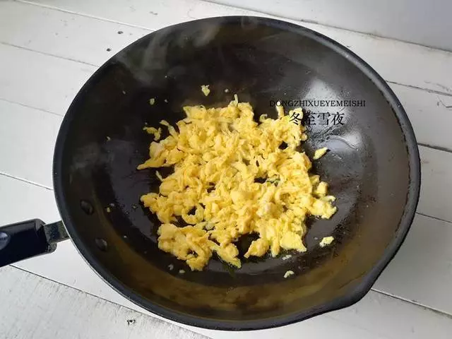 這道豆腐的做法,不需放肉,吃著比放肉還香還要營養 !