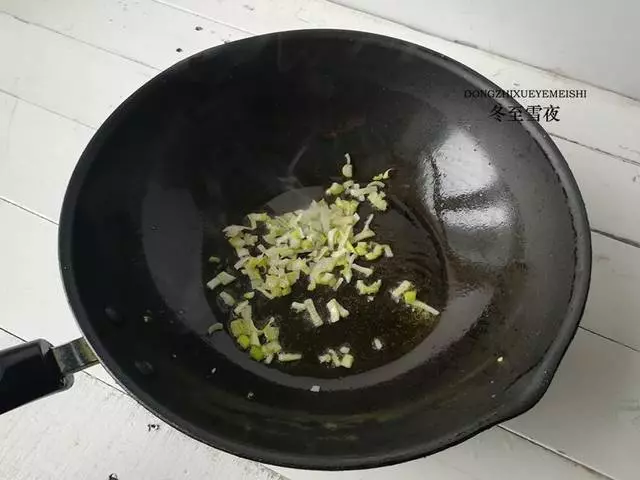 這道豆腐的做法,不需放肉,吃著比放肉還香還要營養 !