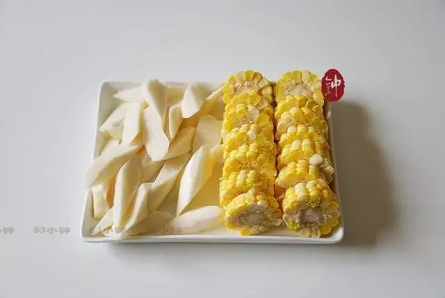 玉米山藥排骨湯做法,營養豐富!