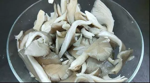 手把手教你炸蘑菇,金黃酥脆,不油膩,比街邊賣的好吃多了!!!