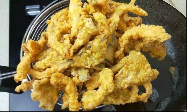 手把手教你炸蘑菇,金黃酥脆,不油膩,比街邊賣的好吃多了!!!