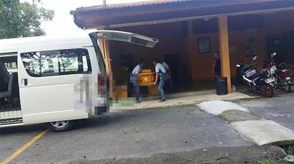 新山14歲女孩為情所困,商場跳樓結束生命,死前留在手機里的內容,卻讓人大吃一驚