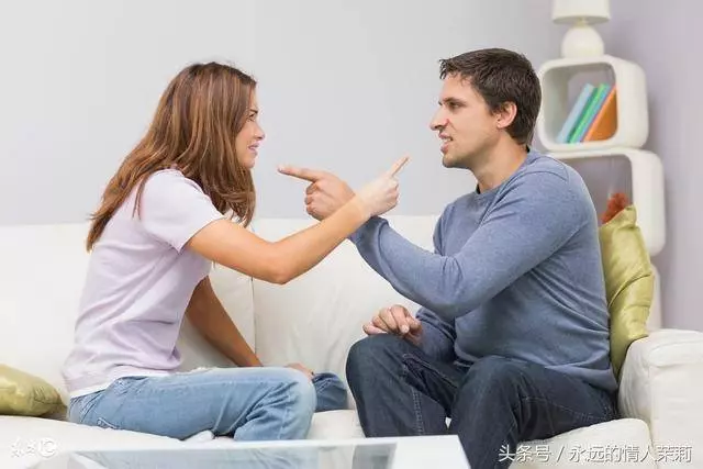 為了早日買上房子 老公拚命工作卻累到 老婆果斷離婚 幾天後卻收到老公給的喜帖