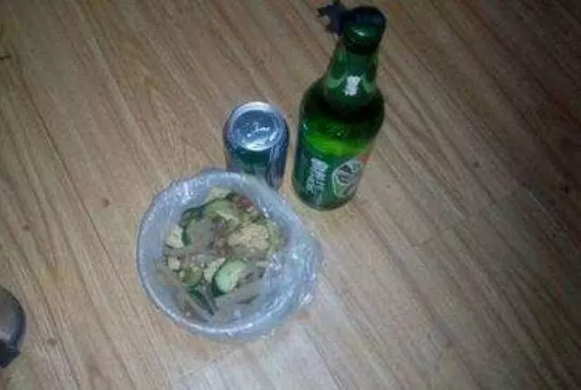 為了早日買上房子 老公拚命工作卻累到 老婆果斷離婚 幾天後卻收到老公給的喜帖