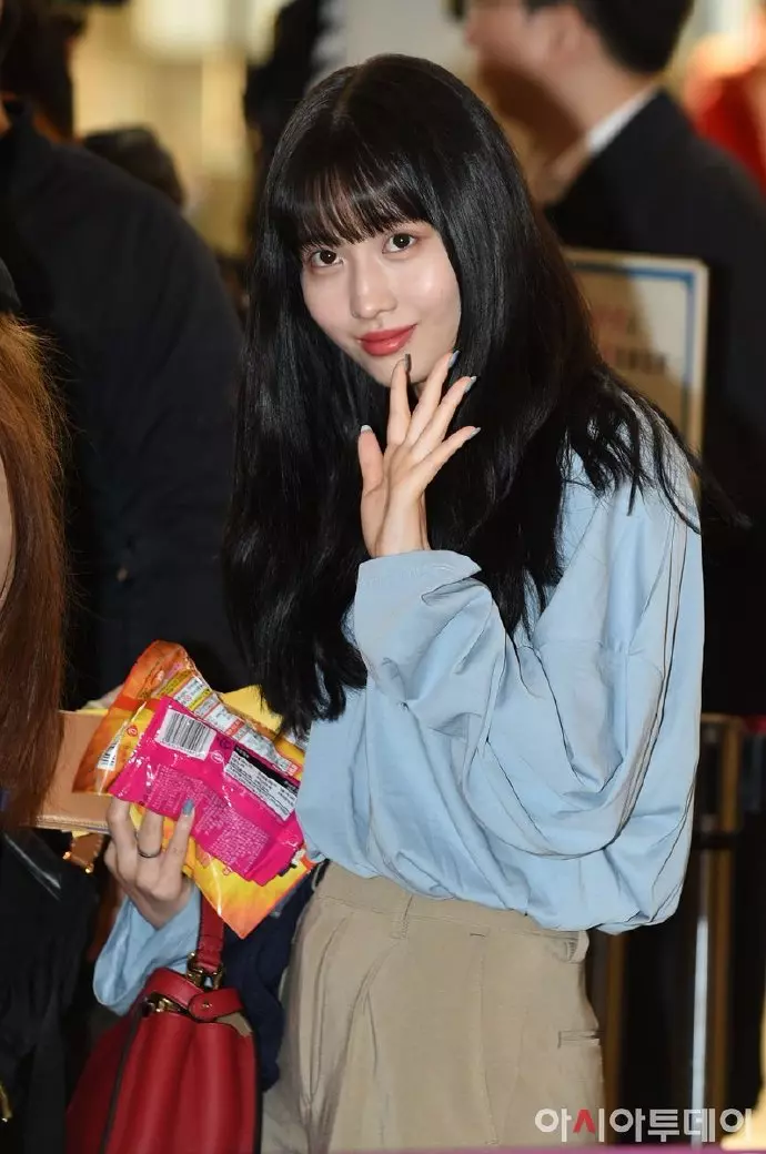 [TWICE][新聞]190308 《#TWICE2》發行第二天銷量成績仍喜人O榜日銷量破4萬張