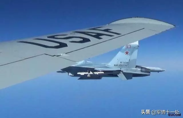 蘇27攔截美偵察機,美俄對抗升級,戰鬥民族毫不畏懼