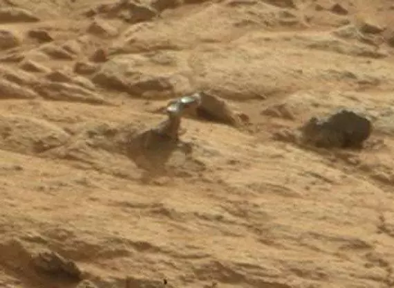 美國好奇號火星探測器發現火星上有「金字塔」!