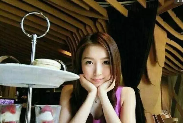 李澤楷的女人隔空鬥法?現任感慨年輕好,梁洛施不甘示弱拼顏值!