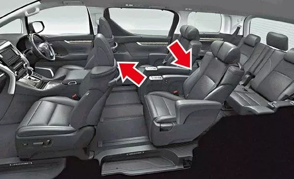 Uber司機裝針孔攝影機 偷拍乘客裙底 藏883片段