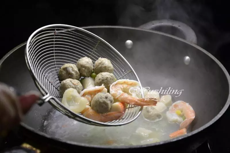 這早餐最近三天兩頭做,料足營養高,兒子一盤都不夠,吃不膩