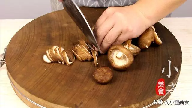 教你自製香菇醬秘方,無任何添加,鮮香美味又下飯,比老乾媽好吃