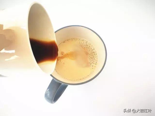 春日的飲品少不了奶茶,共享四款好喝的做法,香味濃郁,各有特色