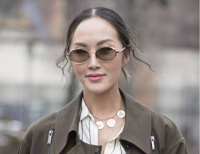 妹妹肚子「變大」,我爸強行逼我把老公讓給她,兩年後我讓他們痛不欲生