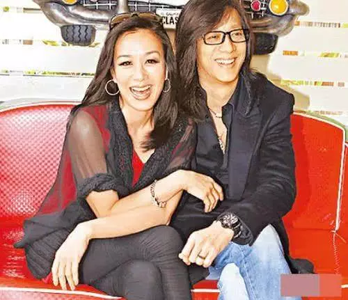 嫁過兩男人生過仨娃,三婚嫁給小鮮肉,現48歲為36歲丈夫拼四胎!