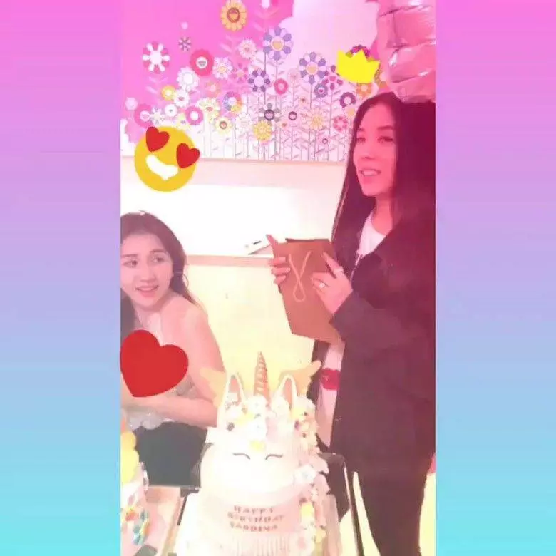 四太親證!何超盈去年訂婚 陀豬B三個月 !
