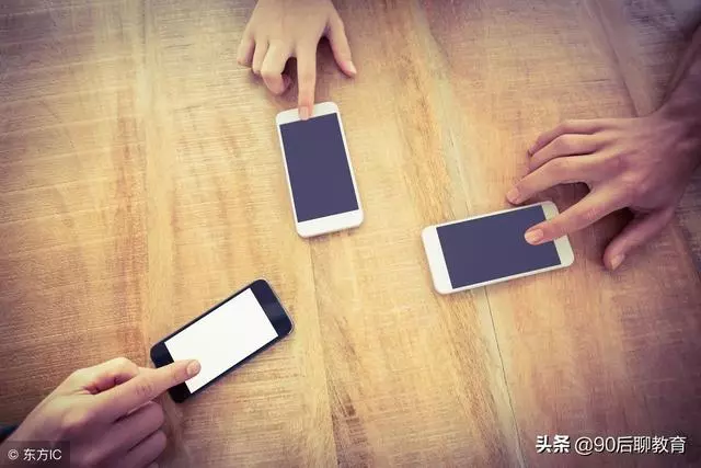 別總在孩子面前玩手機,一個小故事讓你明白傷害有多大
