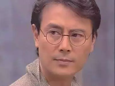 劉德凱20年前拋棄劉雪華和她腹中孩子娶洋媳,被網友罵翻,如今落魄登門乞求原諒,被唾棄:憑什麼!