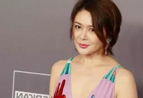 56歲的關之琳出席活動,當看到最後一張,網友:已收藏!